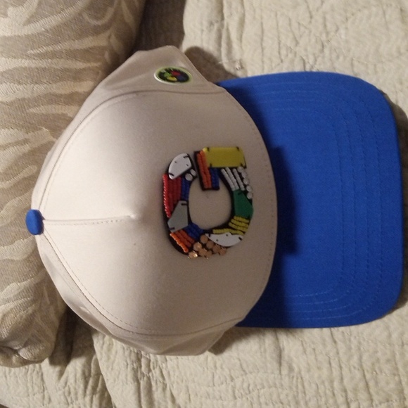 Global Currence Cap - Picture 4 of 4